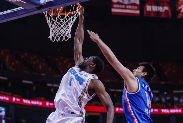 包含里尔2-1逆转蒙彼利埃，迎来四连胜的词条