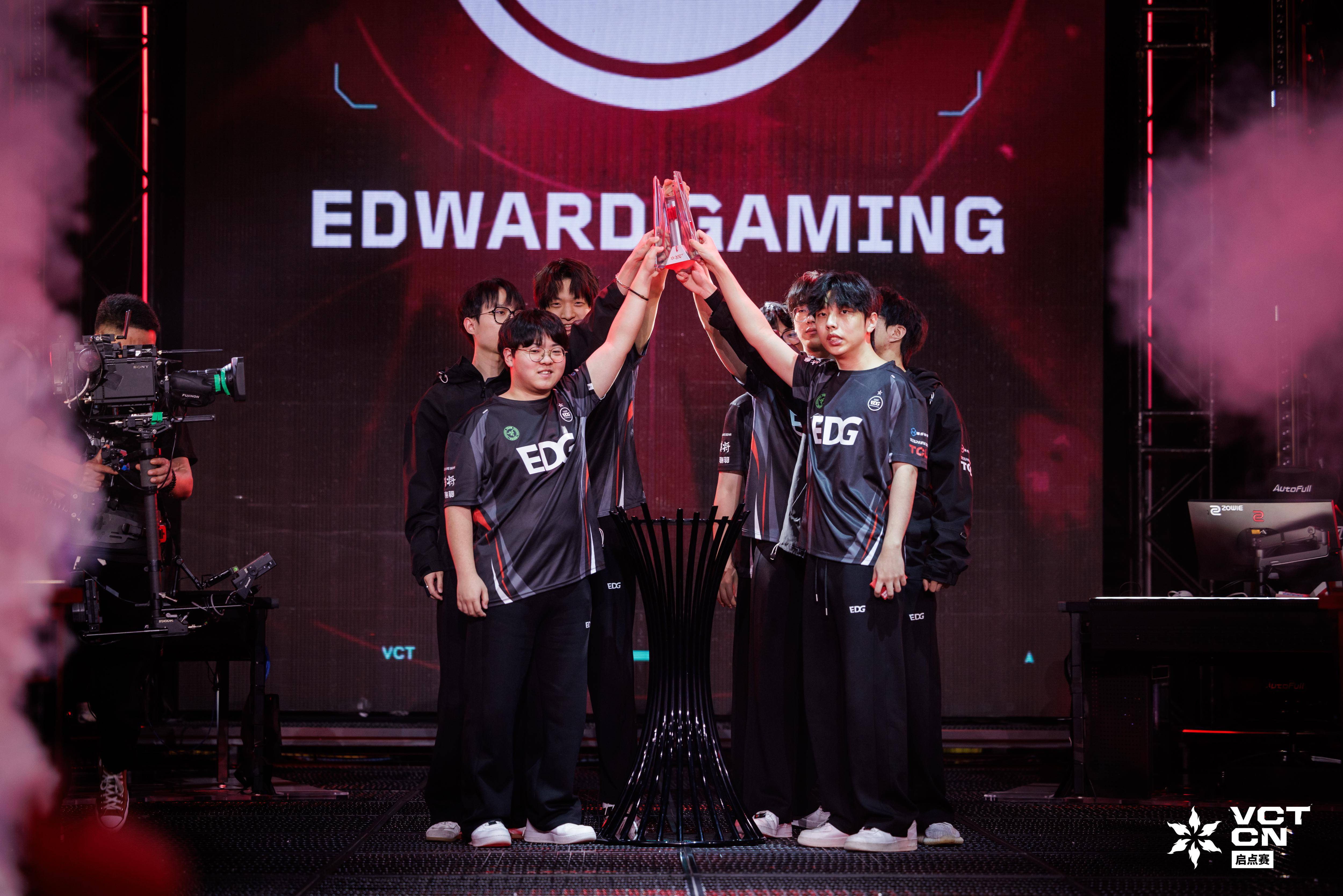 DFM险胜100T，Deft单局斩获MVP小组赛2:0（柏林）