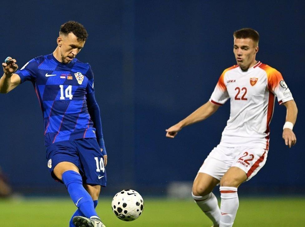 瑞典队在欧预赛比赛中全身而退 瑞典队在欧预赛比赛中全身而退