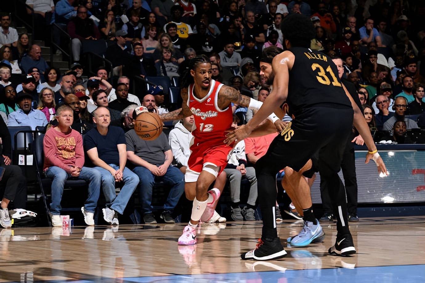 灰熊惊险力克骑士，豪取两连胜