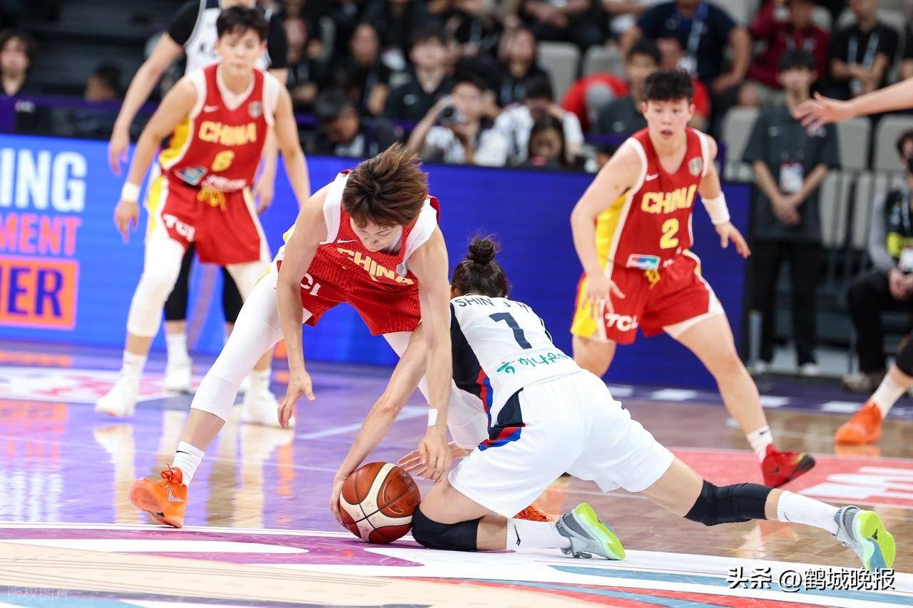 呈现精湛技艺的篮球世界杯球员风采十足 呈现精湛技艺的篮球世界杯球员风采十足