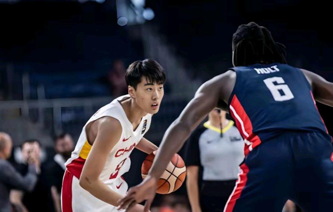 呈现精湛技艺的篮球世界杯球员风采十足 呈现精湛技艺的篮球世界杯球员风采十足