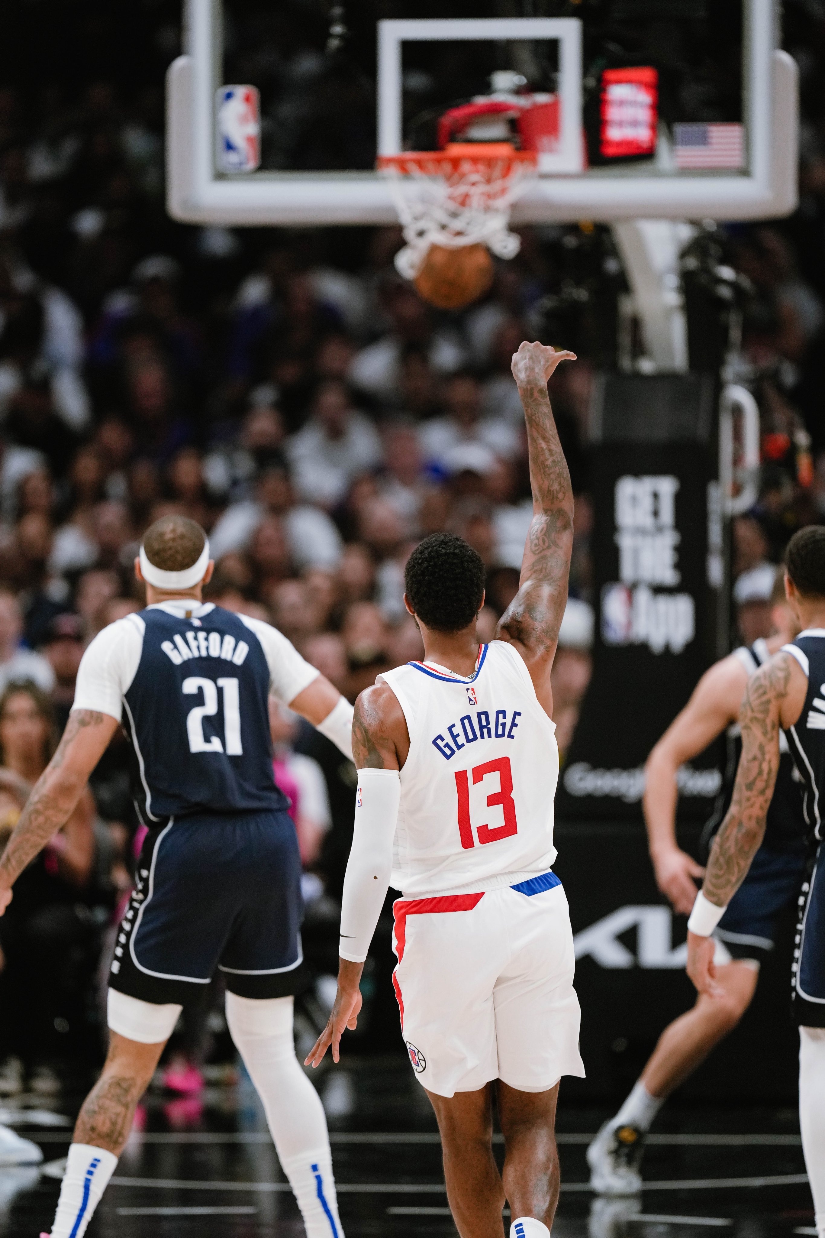 福建队绝杀尼克斯，东契奇带队取胜