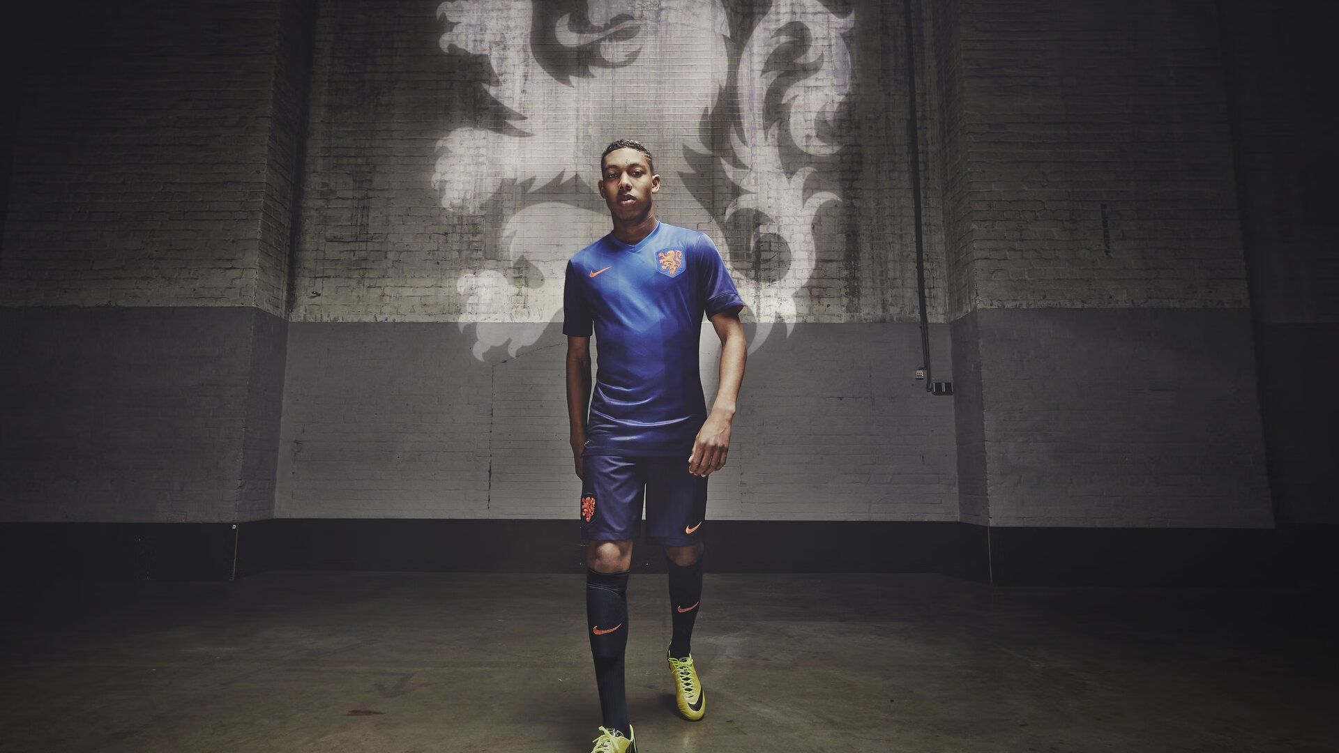 双月同辉，当伯纳乌见证德比烽火，孟菲斯写下救赎诗篇