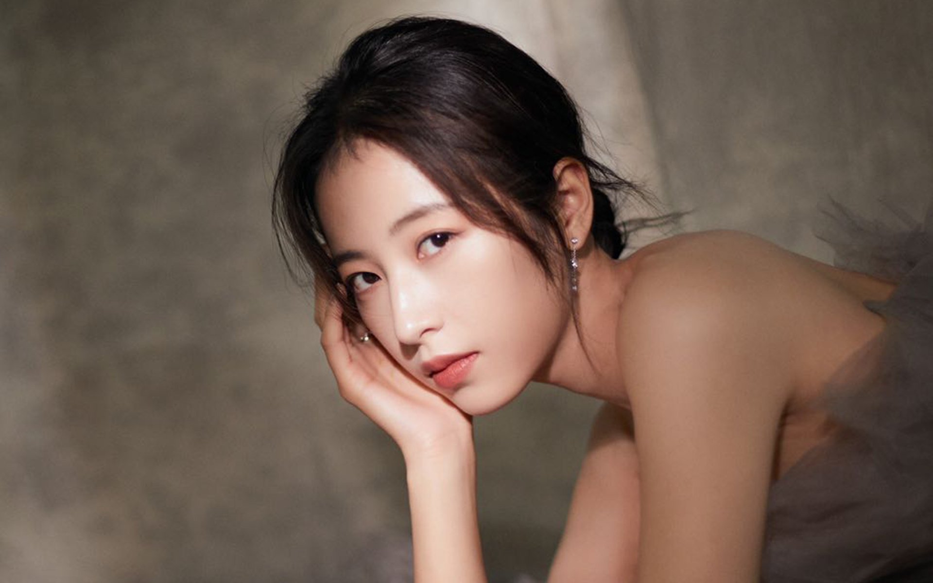 冰岛对阵秘鲁，卡马文加完美发挥，中场魔术师闪耀友谊赛