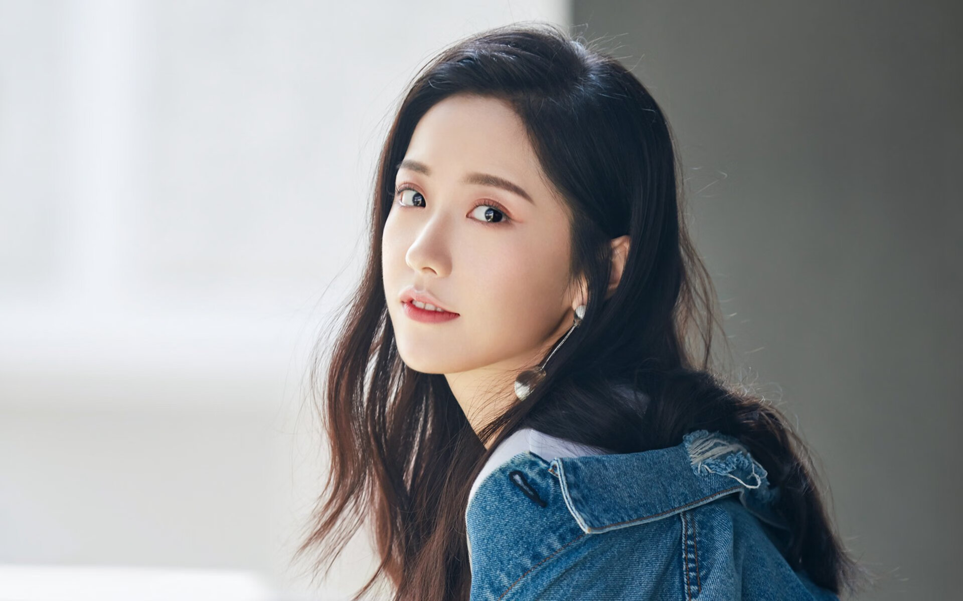 库里冠军级表现震撼联盟,灰熊强势粉碎76人展露獠牙