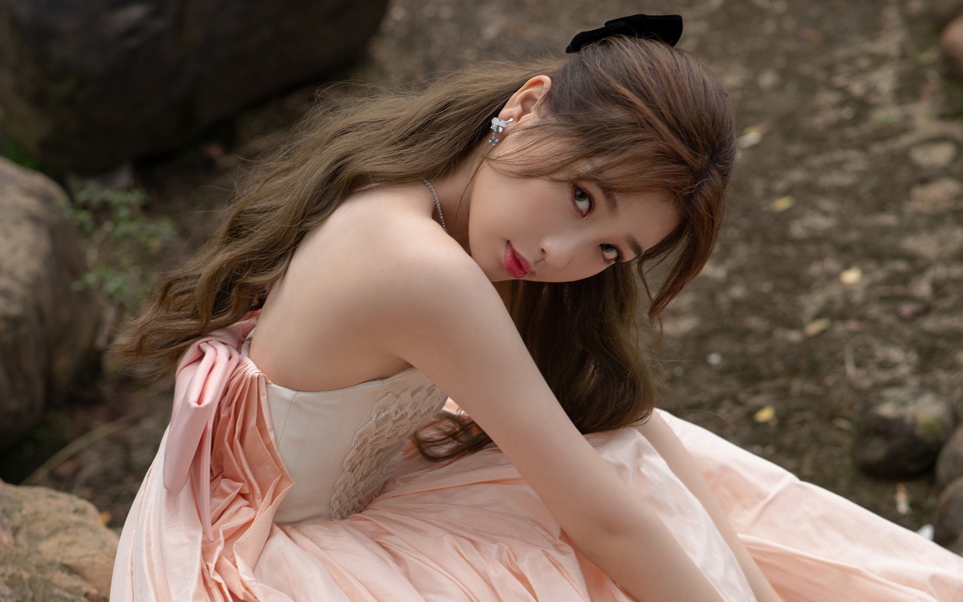 足球的决胜瞬间，挪威踏平勒沃库森，孙兴慜抢七接管比赛